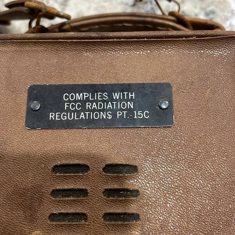 Vintage GE P975D Transistor Portable Radio General Electric AM FM Works Case - Picture 7 of 7